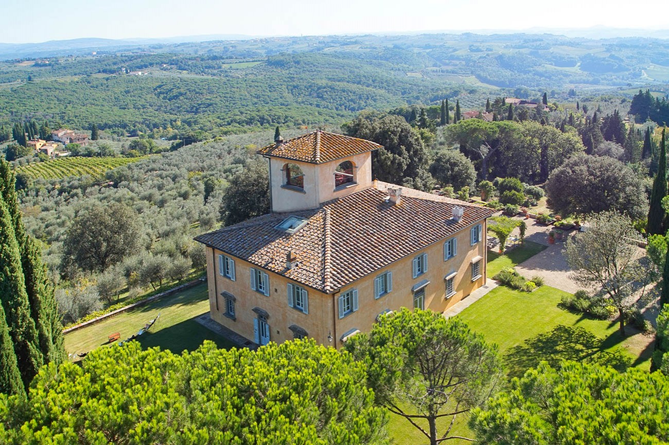 villas in tuscany with pool Denis